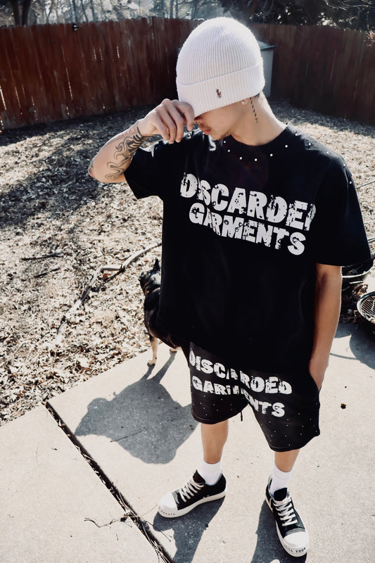DISCARDED GARMENTS SET